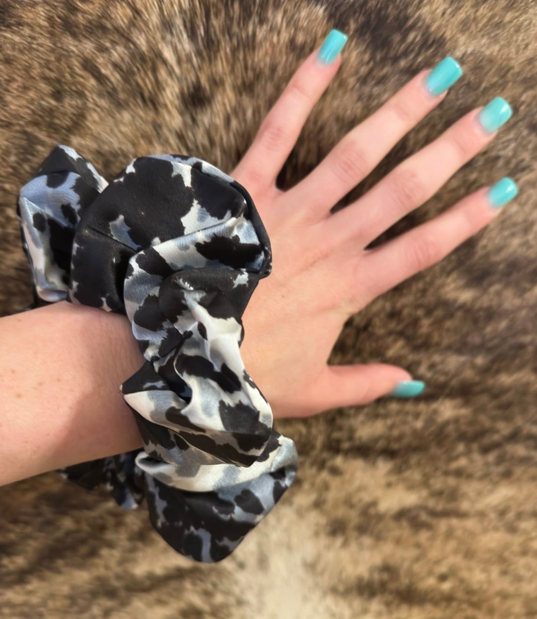 COWTOWN SCRUNCHIE