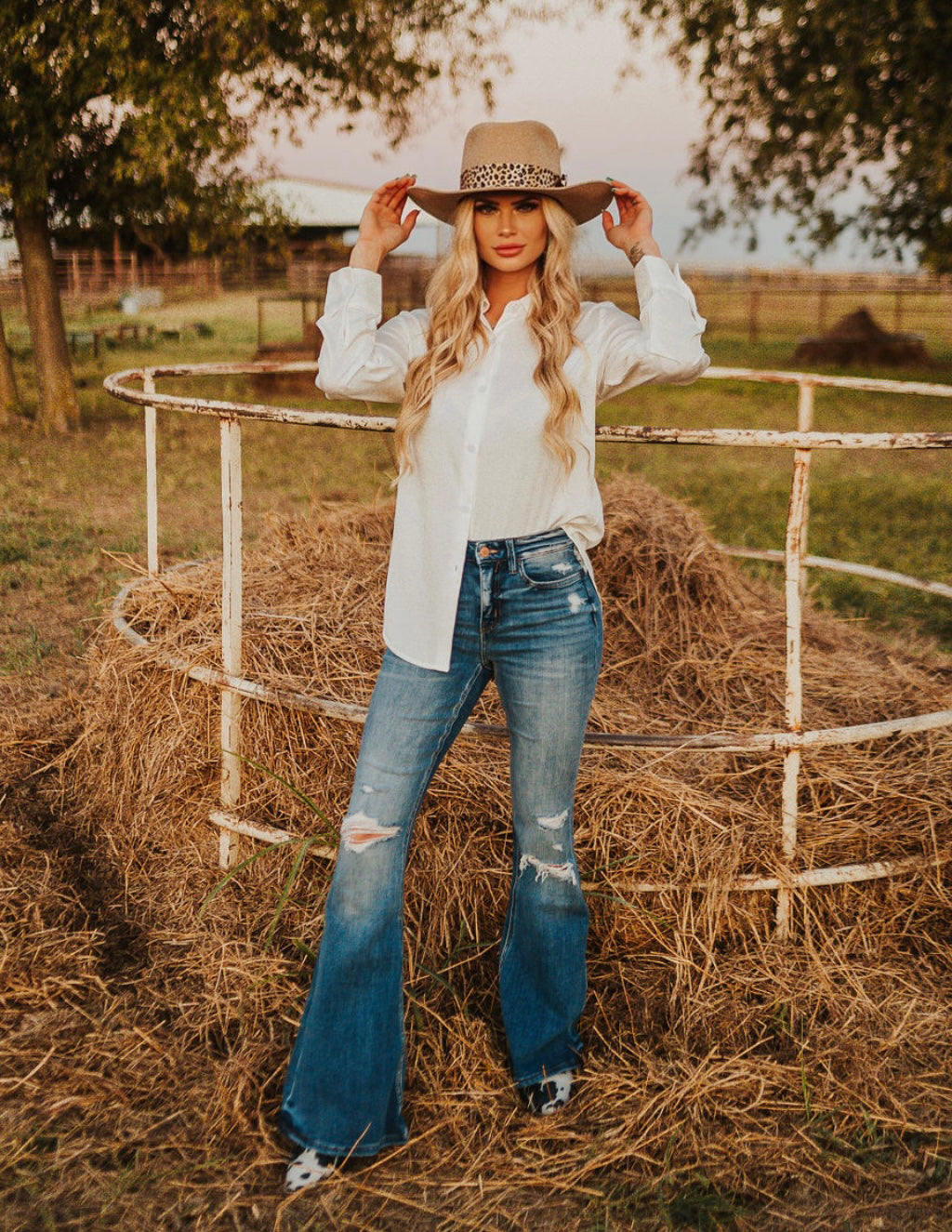 PENDLETON WHITE BUTTON UP TOP